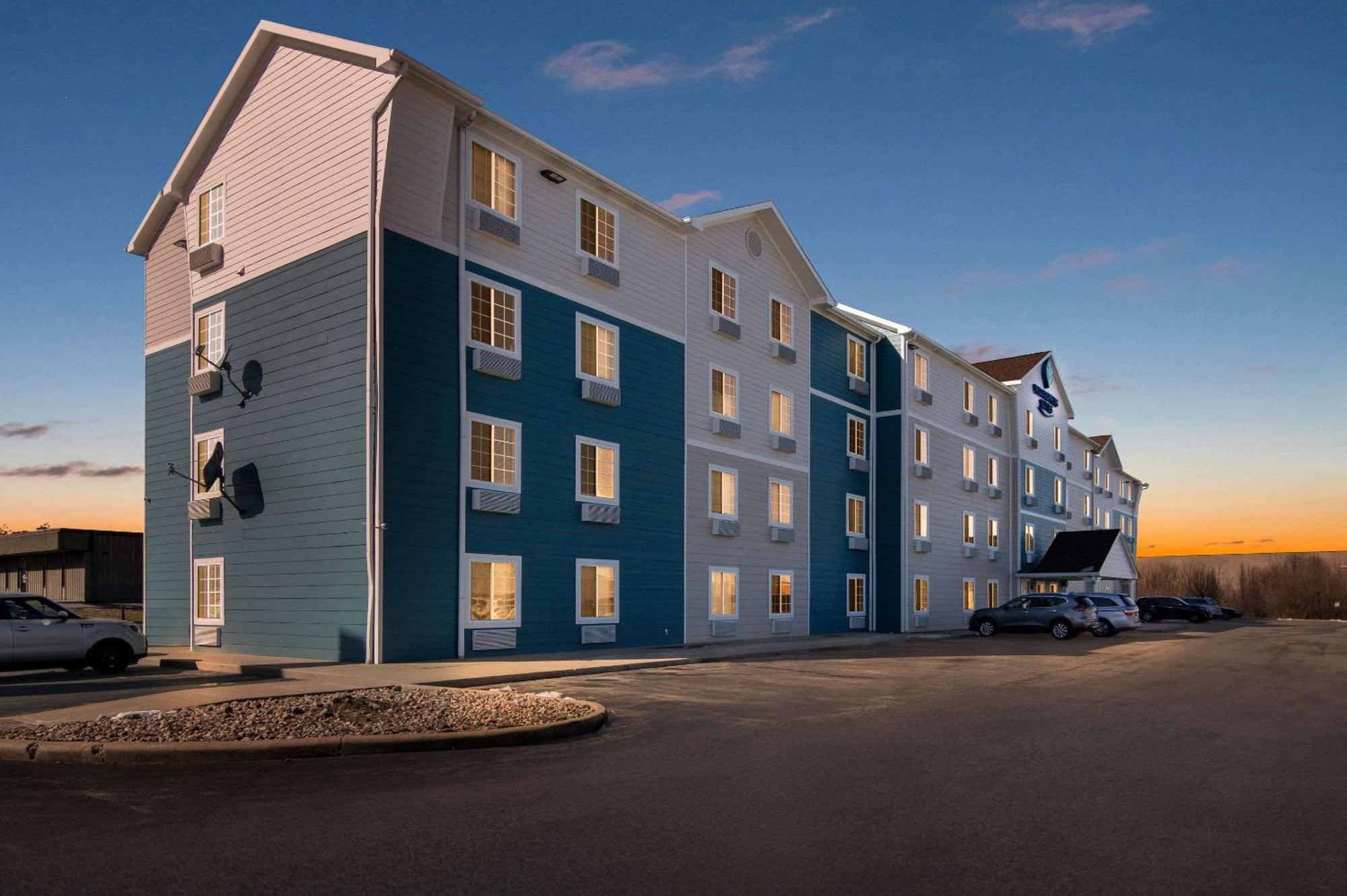 Woodspring Suites Champaign Near University ภายนอก รูปภาพ