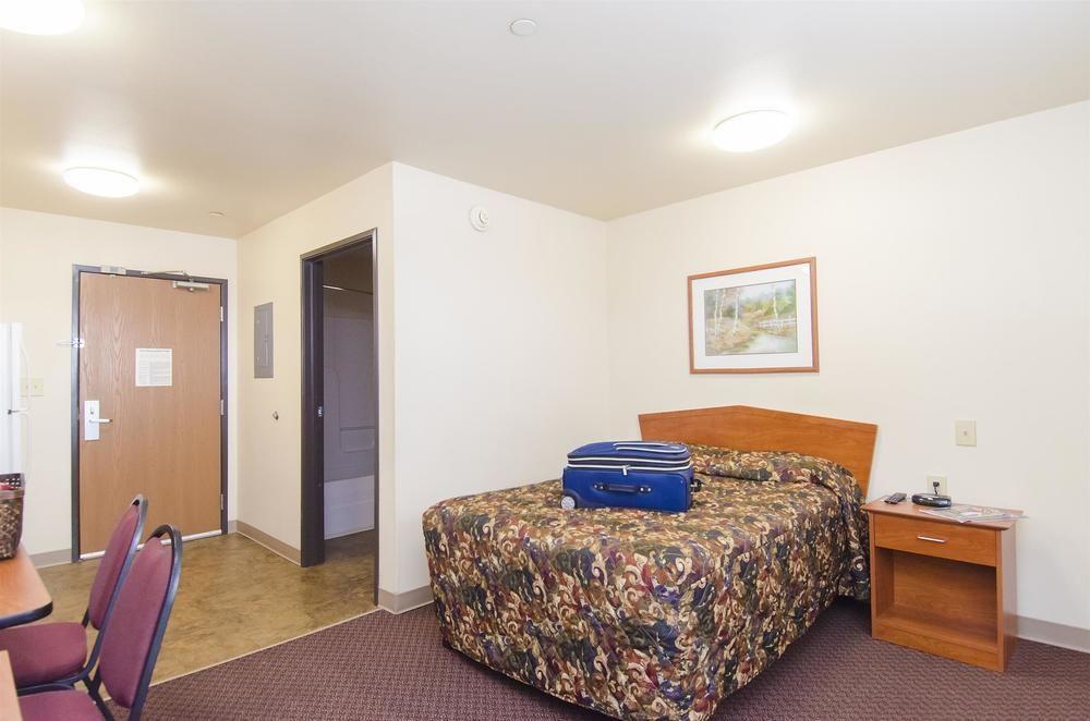 Woodspring Suites Champaign Near University ภายนอก รูปภาพ