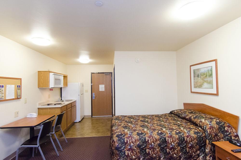 Woodspring Suites Champaign Near University ภายนอก รูปภาพ