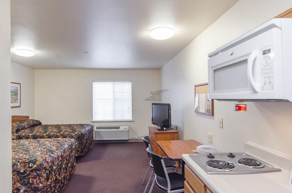 Woodspring Suites Champaign Near University ภายนอก รูปภาพ